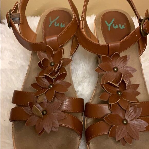 Brown wedges  - Picture 3 of 6